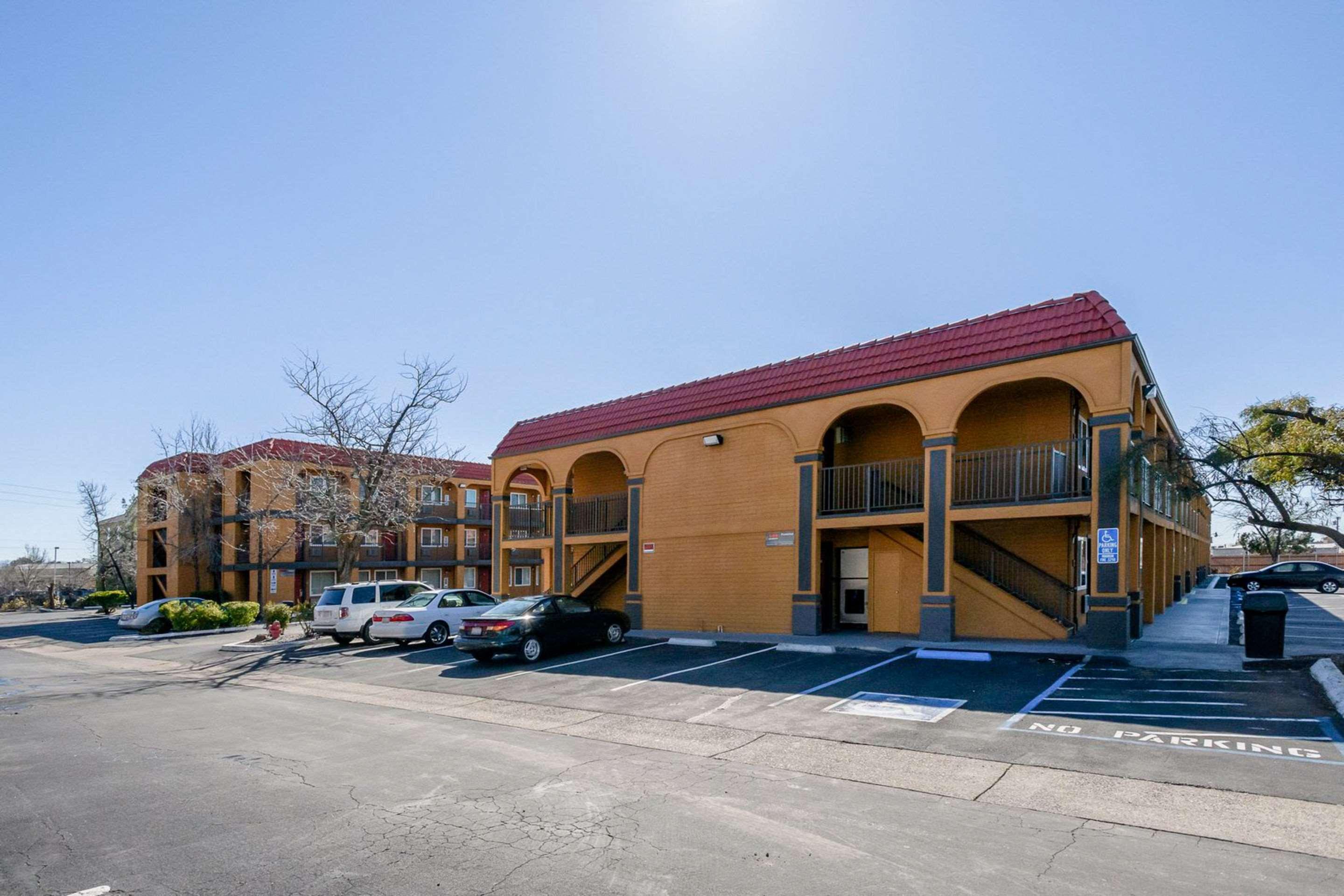 Quality Inn Redding Near I-5 Zewnętrze zdjęcie